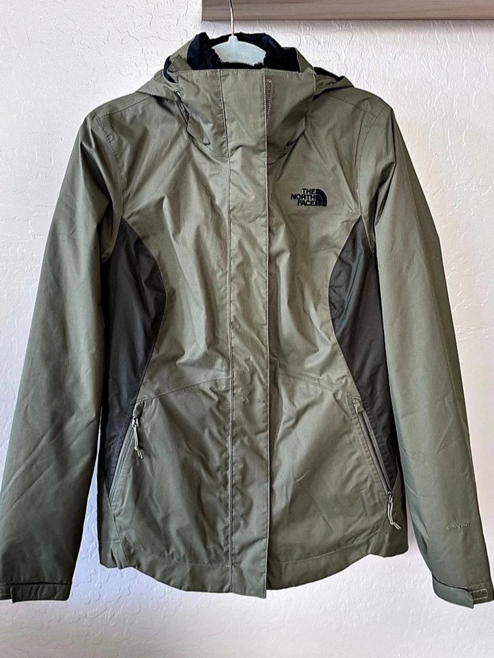 The North Face Women's Hooded Jacket Green & Black XS